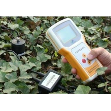 三种传感器可同时直接插入土壤测试，全固态传感器，带记录功能可导出数据，与进口的WET相媲美，功能更强大